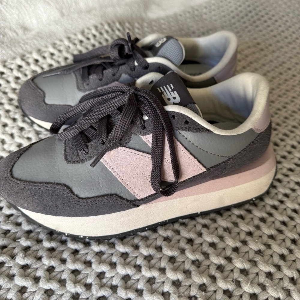 New Balance 237 Sneakers